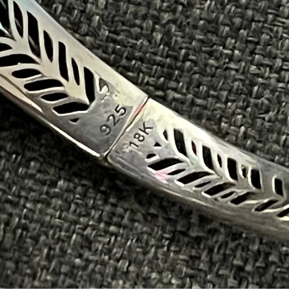 NWOT Samuel B Ningsih Bangle - Labradorite - Picture 5 of 9